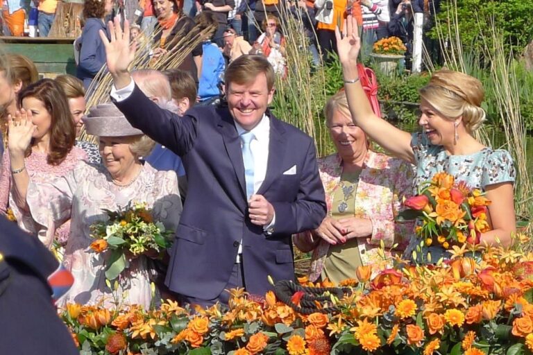 Koninklijke kampeermiddelen voor een feestelijke Koningsdag